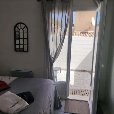 Emeraude Dans * 아그